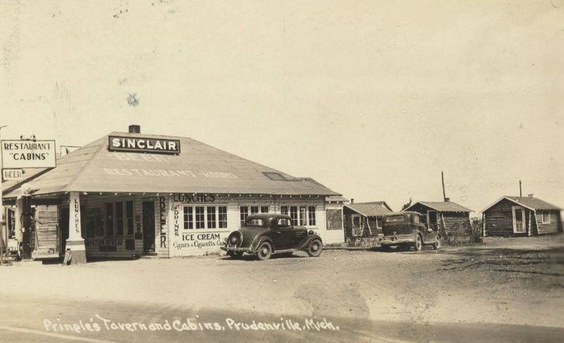 Pringles Motel and Cottages - Old Postcard (newer photo)